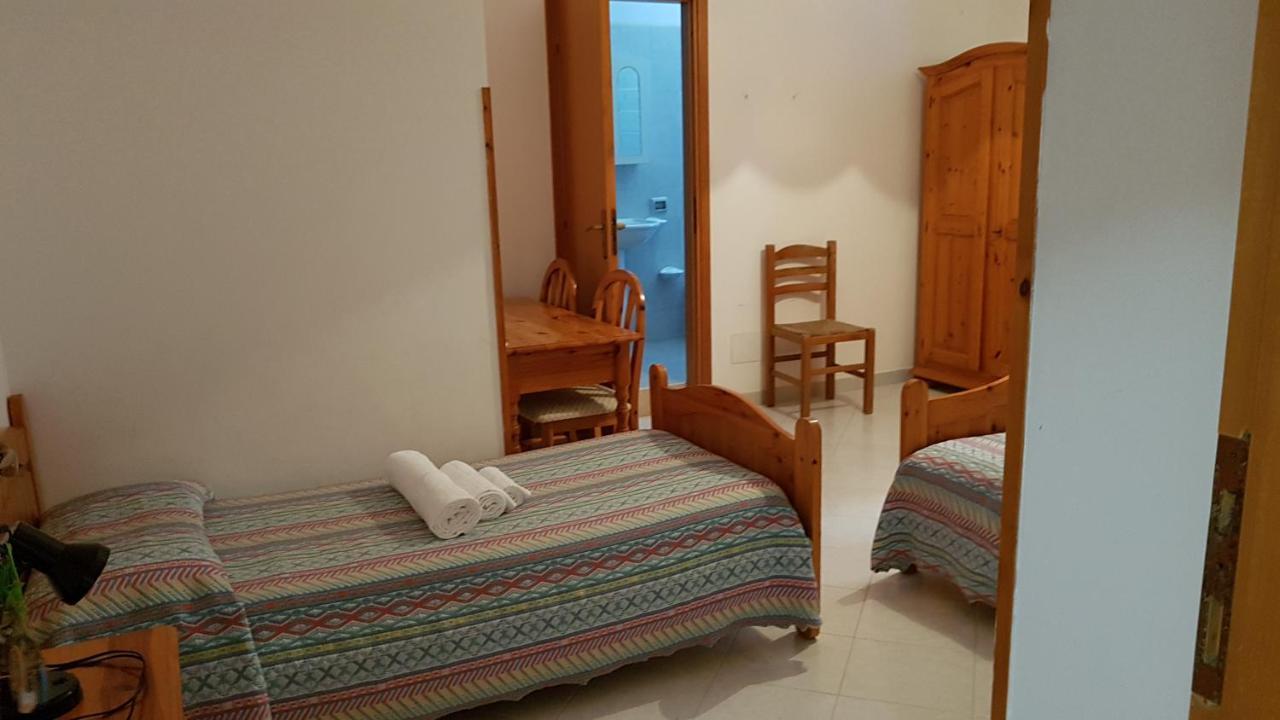 Albergo Paradiso レヴァンツォ エクステリア 写真